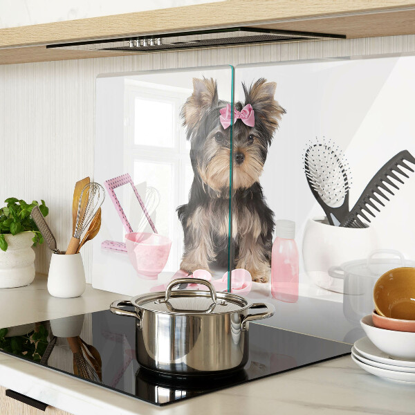 Üveg vágódeszka fényképpel Yorkshire Terrier ápolási kellékekkel