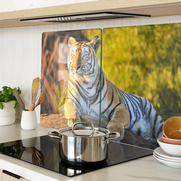 Edzett üveg vágódeszka Tigris a természet hátterében