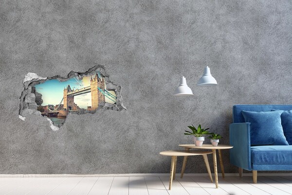 Fali matrica lyuk a falban Tower Bridge Londonban