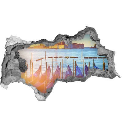 3d fali matrica lyuk a falban Velence a naplemente fényében