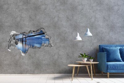 3d lyuk fal dekoráció Egy híd a víz felett egy éjszakai jelenetben