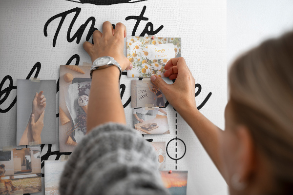 Fali parafa üzenőtábla Itt az ideje egy kalandnak egy inspiráló felirattal