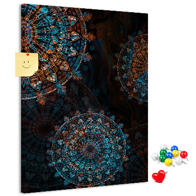 Fali parafa üzenőtábla Bonyolult mandala minták sötét háttér előtt