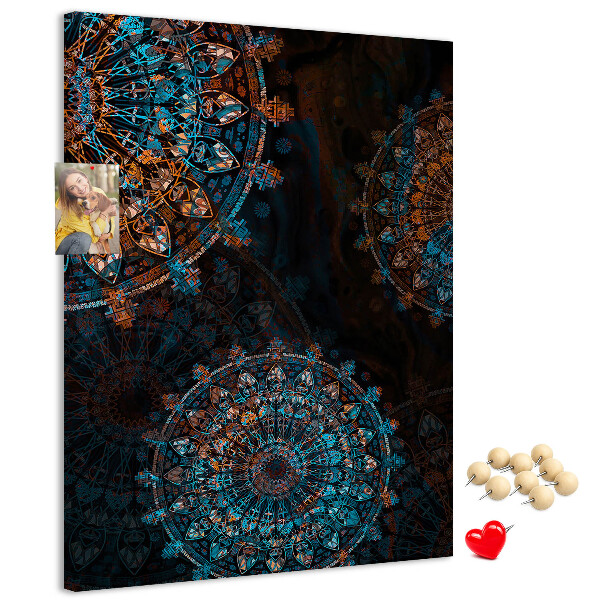 Fali parafa üzenőtábla Bonyolult mandala minták sötét háttér előtt