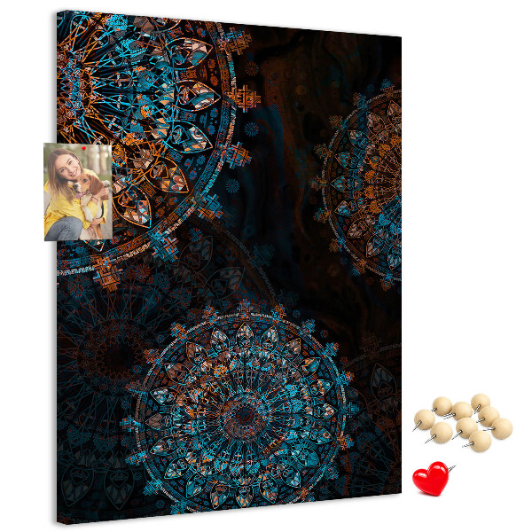 Fali parafa üzenőtábla Bonyolult mandala minták sötét háttér előtt