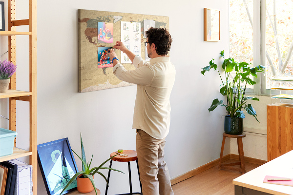 Színes parafatábla Egy ősi világtérkép visszafogott színekben