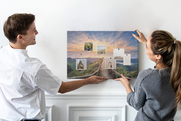 Parafatábla falra Egy festői ösvény a hegyekben naplementekor