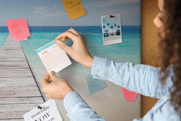 Színes parafatábla Egy nyugodt móló egy trópusi paradicsomban