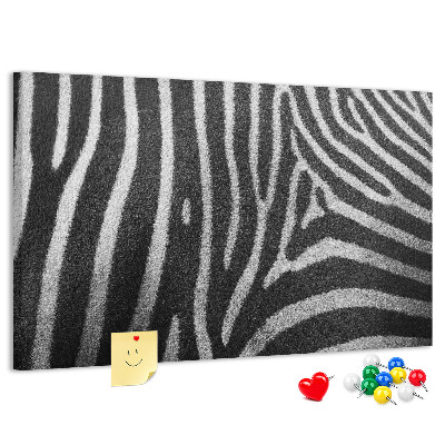 Színes parafatábla Fekete-fehér zebra csíkok a háttérben.