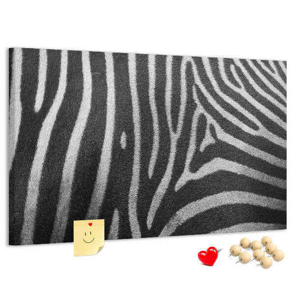 Színes parafatábla Fekete-fehér zebra csíkok a háttérben.