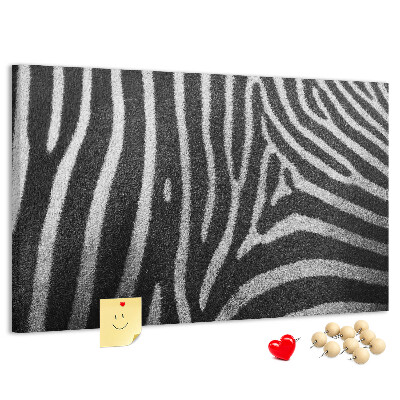 Színes parafatábla Fekete-fehér zebra csíkok a háttérben.