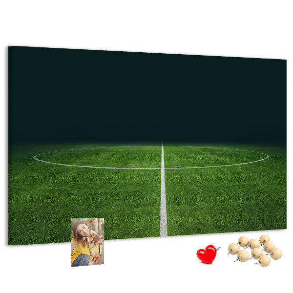 Nagy parafatábla Futballpálya vonalakkal és fűvel.