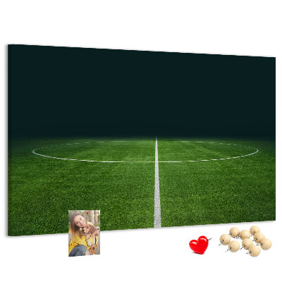 Nagy parafatábla Futballpálya vonalakkal és fűvel.
