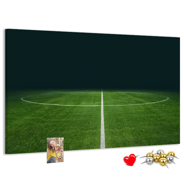 Nagy parafatábla Futballpálya vonalakkal és fűvel.
