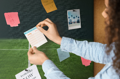 Nagy parafatábla Futballpálya vonalakkal és fűvel.