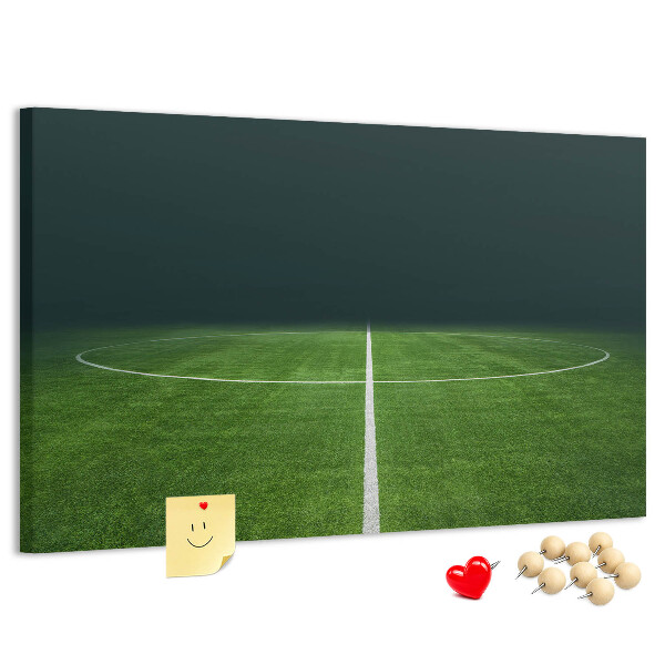 Nagy parafatábla Futballpálya vonalakkal és fűvel.