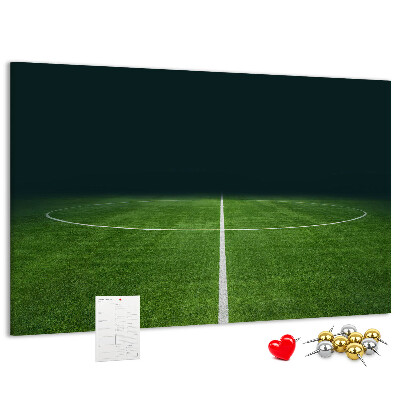 Nagy parafatábla Futballpálya vonalakkal és fűvel.