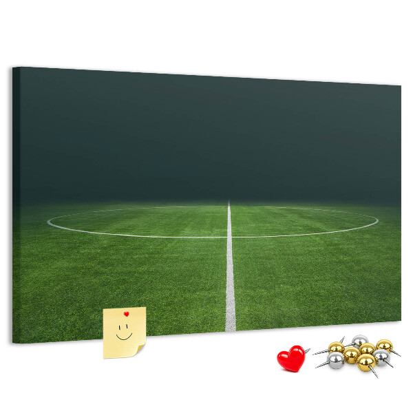 Nagy parafatábla Futballpálya vonalakkal és fűvel.