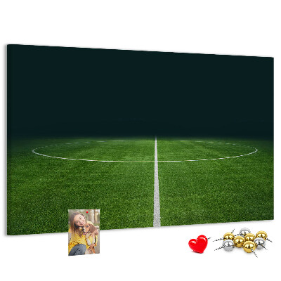 Nagy parafatábla Futballpálya vonalakkal és fűvel.
