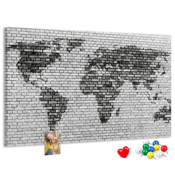 Színes parafatábla Világtérkép egy téglafalon