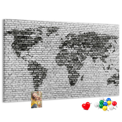 Színes parafatábla Világtérkép egy téglafalon