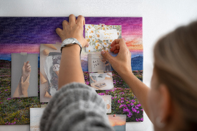 Színes parafatábla Festői naplemente a hegyi táj felett