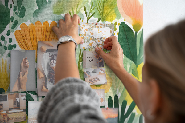 Parafatábla falra Virágminta zöld levelekkel