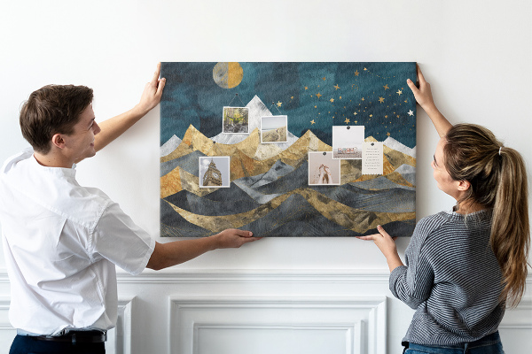 Parafatábla falra Arany hegyek az éjszakai égbolt alatt