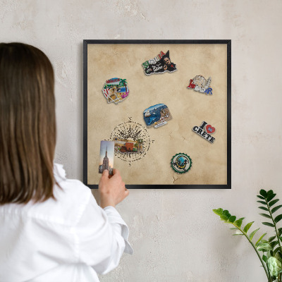 Mágneses tábla emlék mágneseknek fekete keretben Szélrózsa
