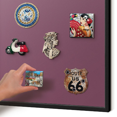 Mágneses tábla emlék mágneseknek fekete keretben Lila szín