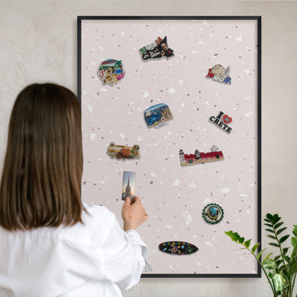 Mágneses tábla emlék mágneseknek fekete keretben Modern terrazzo
