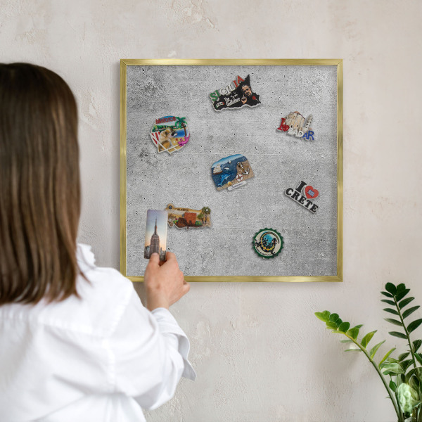 Keretes mágneses tábla arany színben Beton minimalizmus