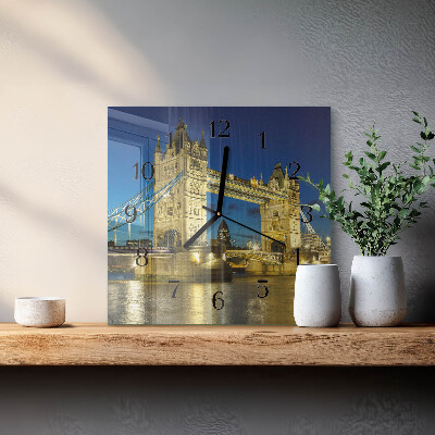 Szögletes üvegóra Londoni híd